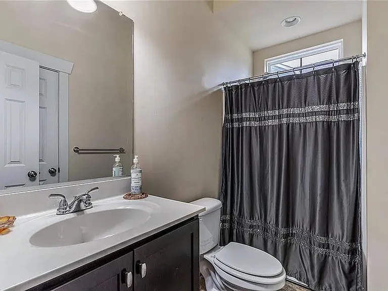 1702 Garwood Ln — Photo 7
