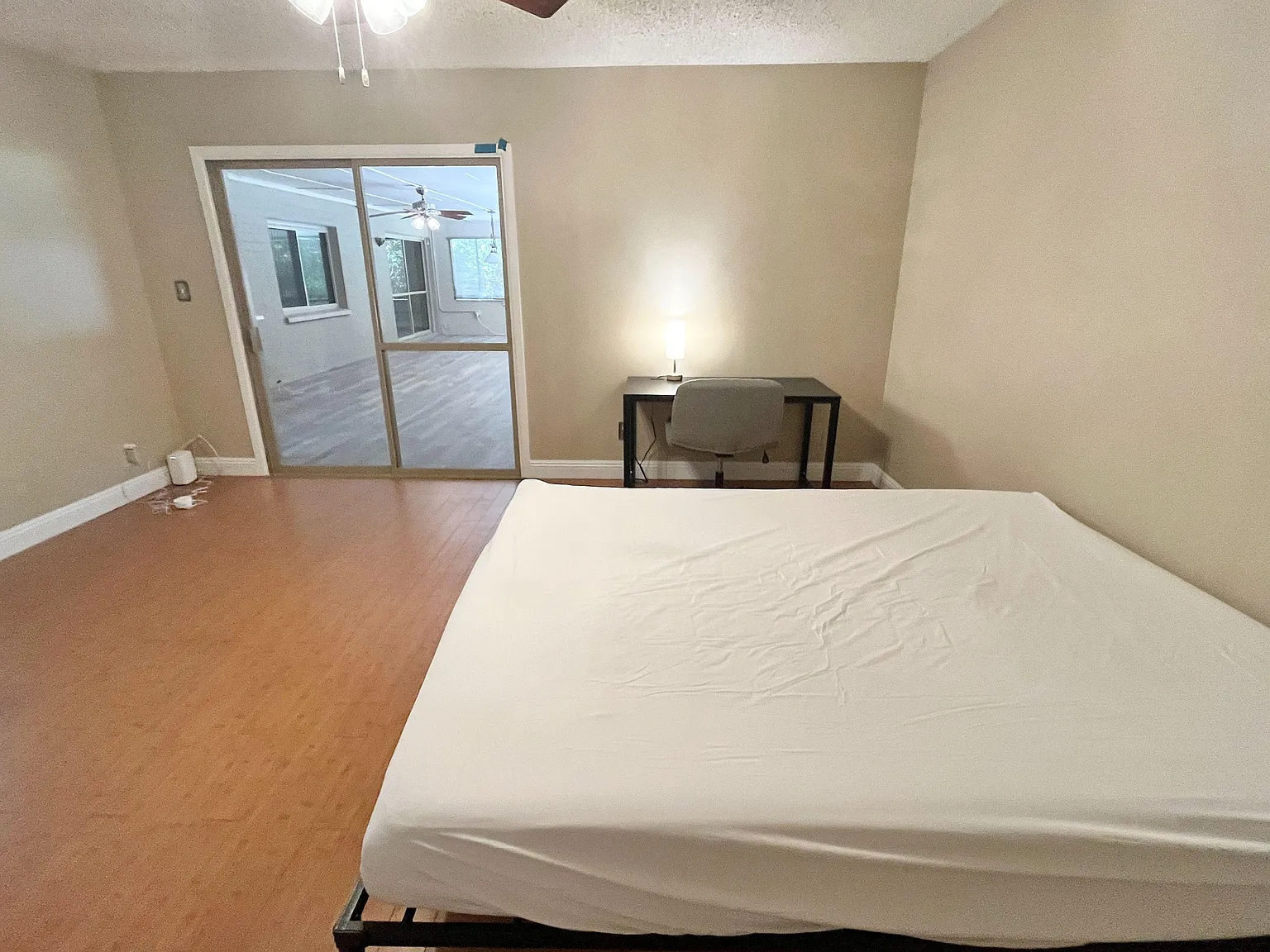 3 bed, 2.0 bath, 2554 sqft, $1,364 — Photo 4