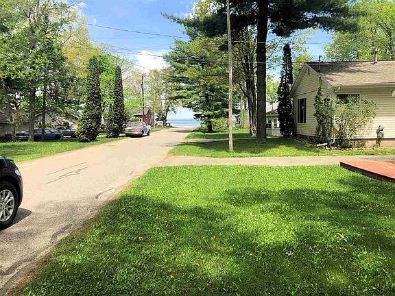 3rd image of 316 Cottage Dr