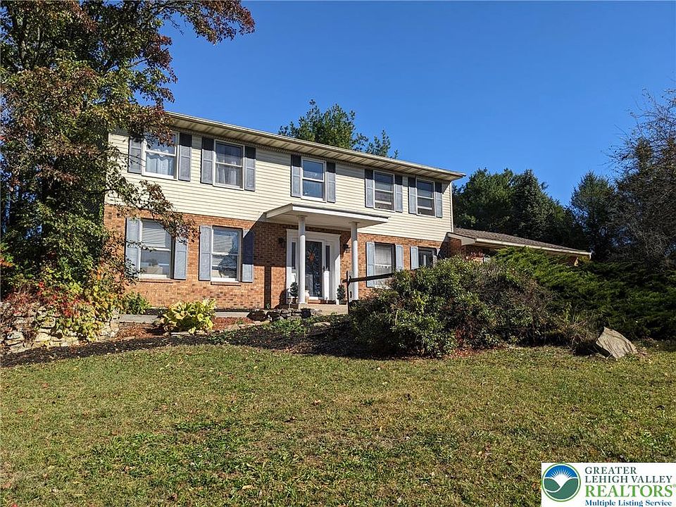 1st image of 3270 Vista Dr