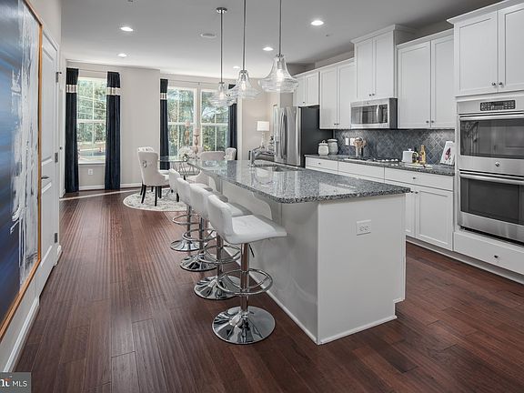5th image of 3098 Sassafras Ct