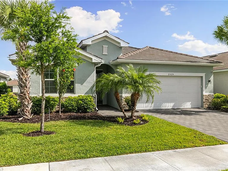 2525 Kona Way — Photo 1