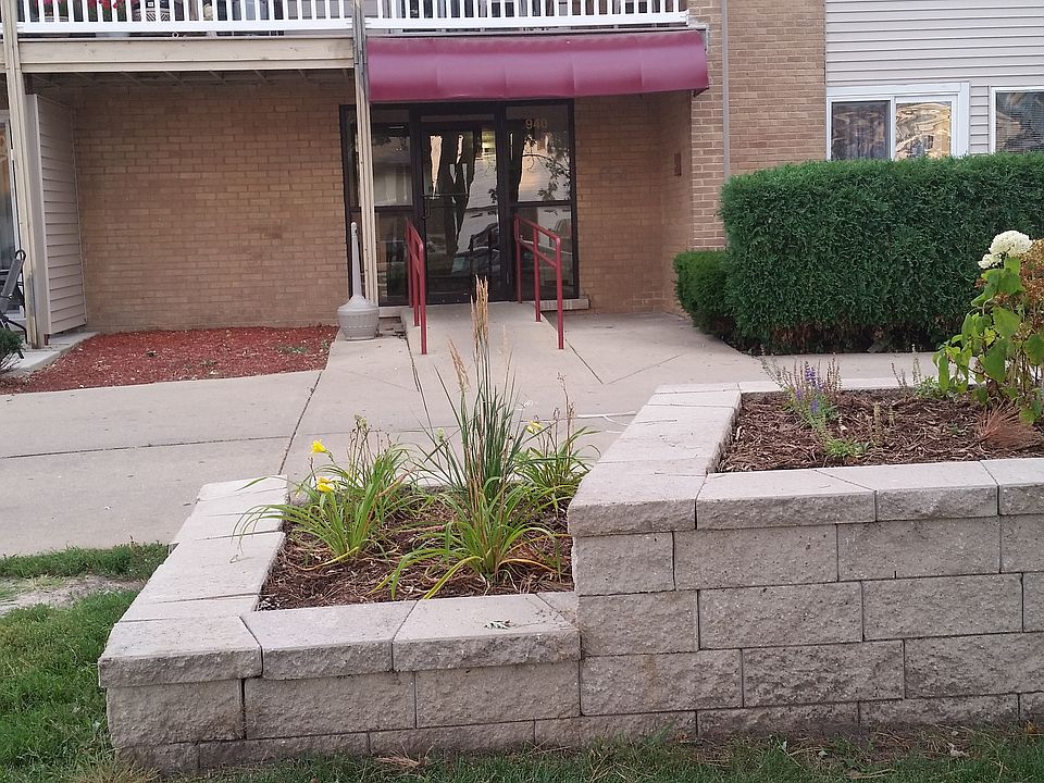 1st image of 940 Beau Dr Unit 305