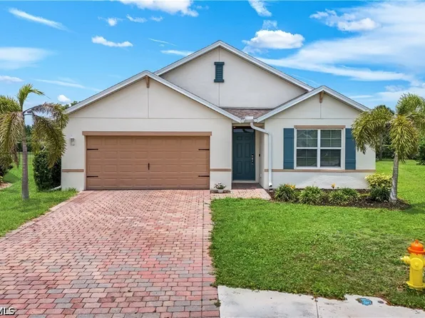 2816 Zaragoza Ct, Cape Coral, FL 33909