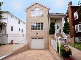 95 Margaret St, Staten Island, NY 10308