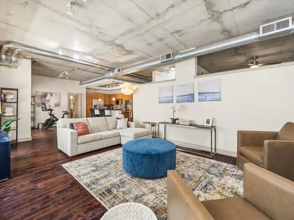 1901 Post Oak Blvd APT 303, Houston, TX 77056
