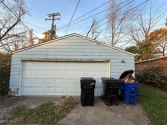 4th image of 13609 Melzer Ave