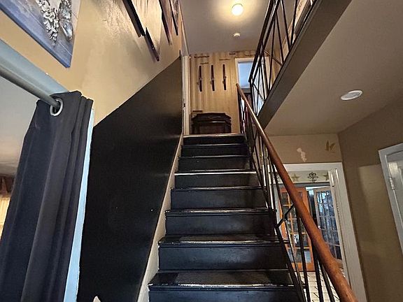 2nd image of 37 Elridge Ln