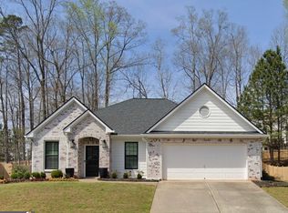 39 Fairway Dr, Newnan, GA 30265
