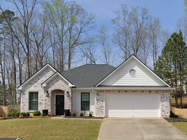 39 Fairway Dr, Newnan, GA 30265