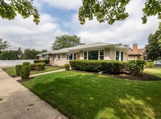 800 Rosemont Ave, Park Ridge, IL 60068