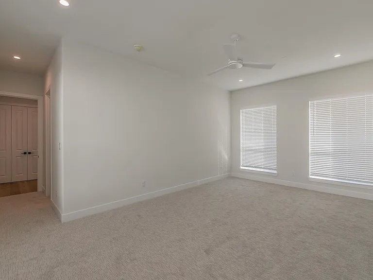 682 W Main St — Photo 22
