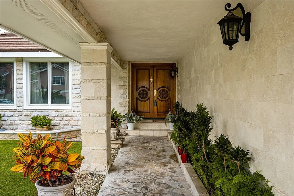 3 bed, 2100 sqft, $5,000 — Photo 4