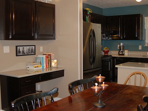 Eat in Kitchen 