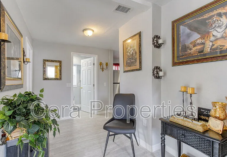685 Sears Ave NE #4 — Photo 15