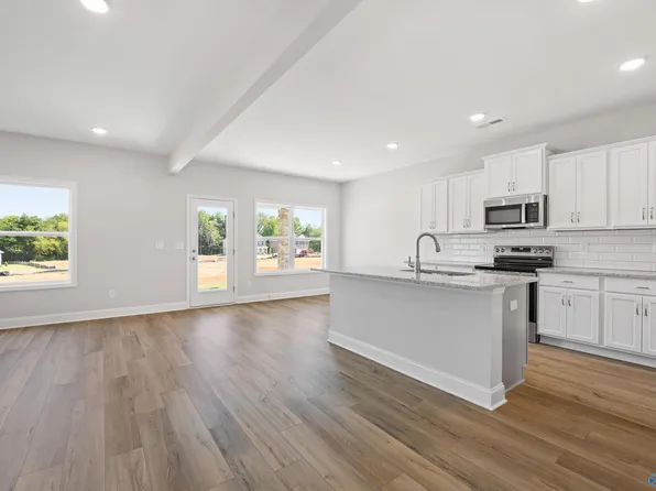 123 Burdine St, New Market, AL 35761