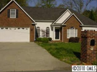 701 Pine Forest Rd, Charlotte, NC 28214