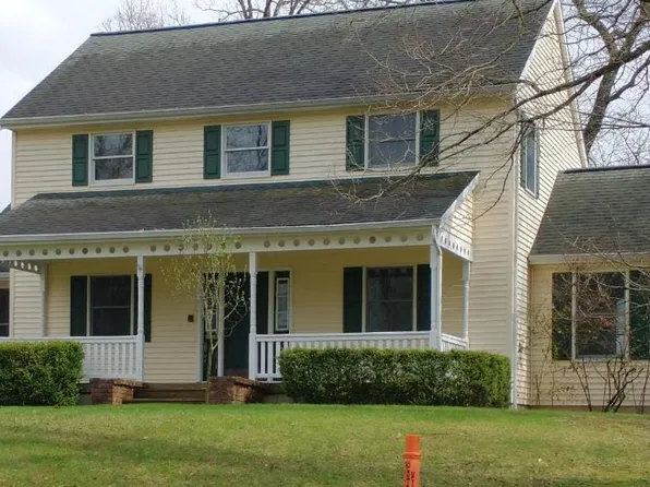 3338 E Smokey Mountain Dr, Lawrenceburg, IN 47025