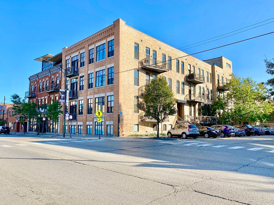 1st image of 3133 N Lakewood Ave APT 4D