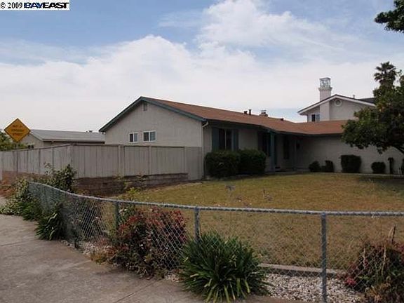 3rd image of 2663 Royal Ann Dr
