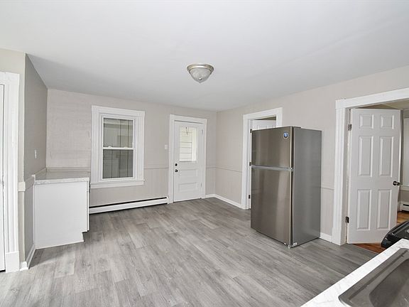 5th image of 24-26 Pequot St