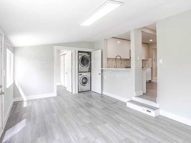 1939 Verbena St — Photo 52