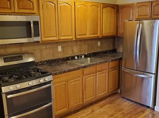 670 E 234th St #1, Bronx, NY 10466