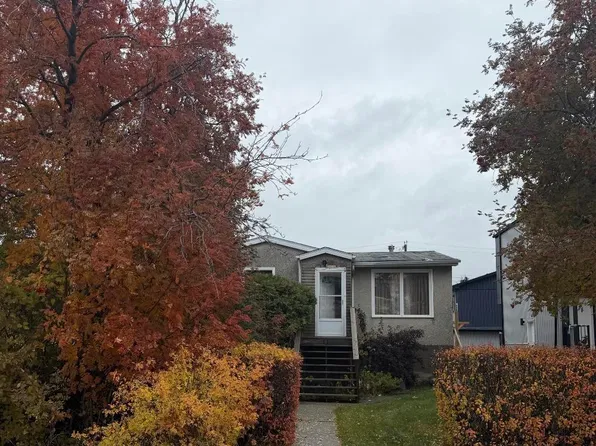 10833 152nd St NW, Edmonton, AB T5P 1Z4