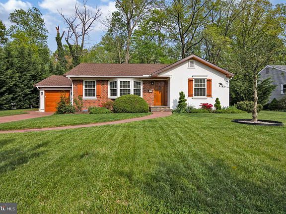 4th image of 111 Kenwood Dr