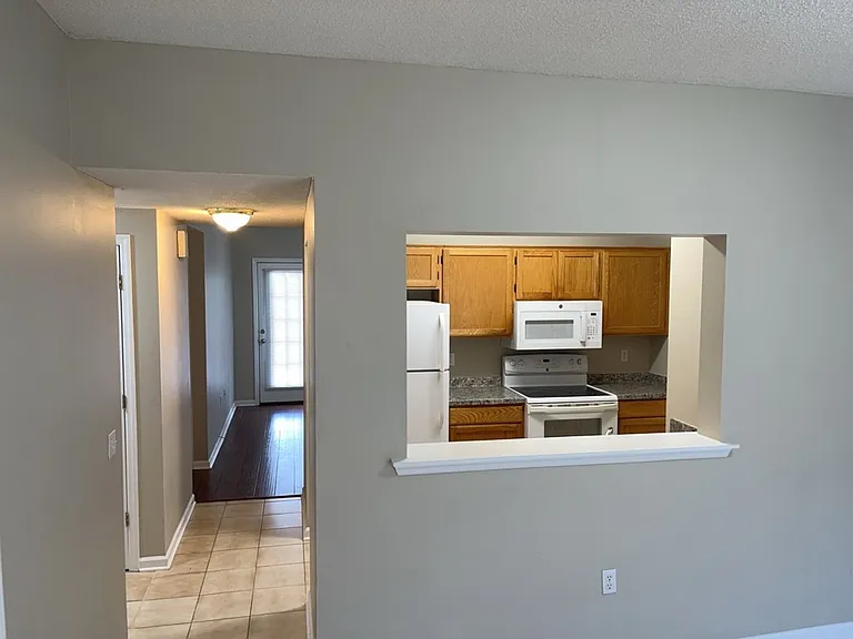 22 E Dubois St #2A — Photo 9