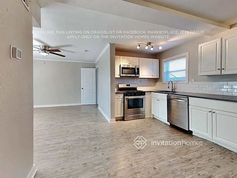 403 E Standifer St #A — Photo 6