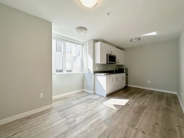 4229 7th Ave NE — Photo 21