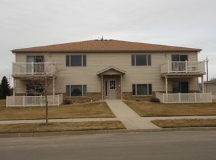 872 San Angelo Dr, Bismarck, ND 58504