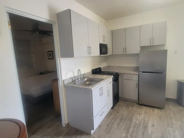 405 Hacienda La Salle #11 — Photo 3
