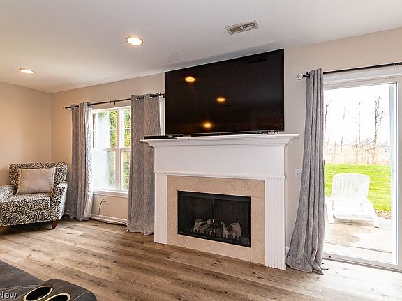 2nd image of 995 Tradewinds Cv