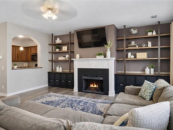 3rd image of 615 Myers Gate Rd