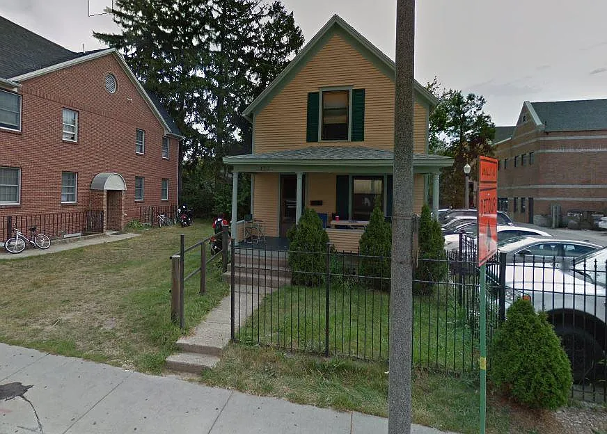 4 bed, $3,550 — Photo 1