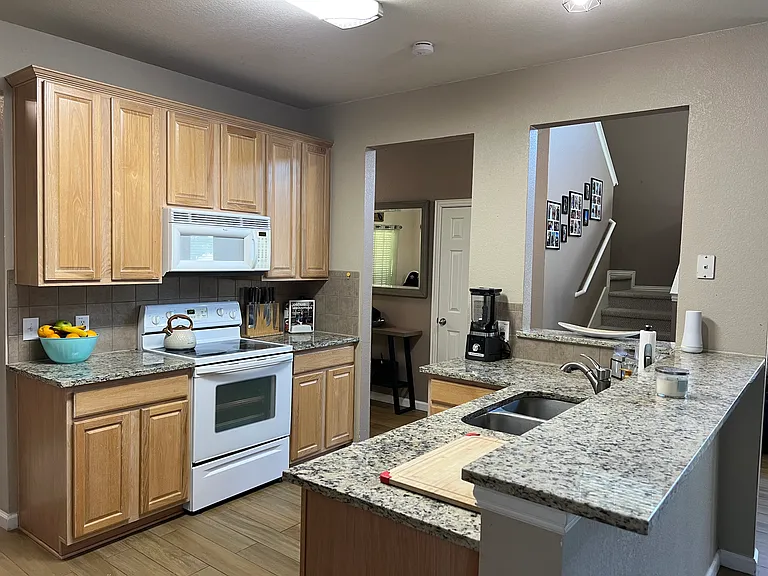 10215 Waterbury Dr — Photo 27