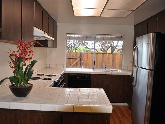 5th image of 20199 Northwest Sq