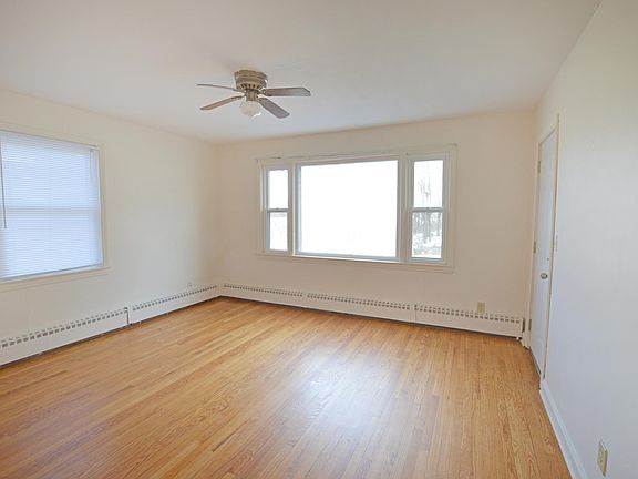 4th image of 21 Milton Ave APT 2