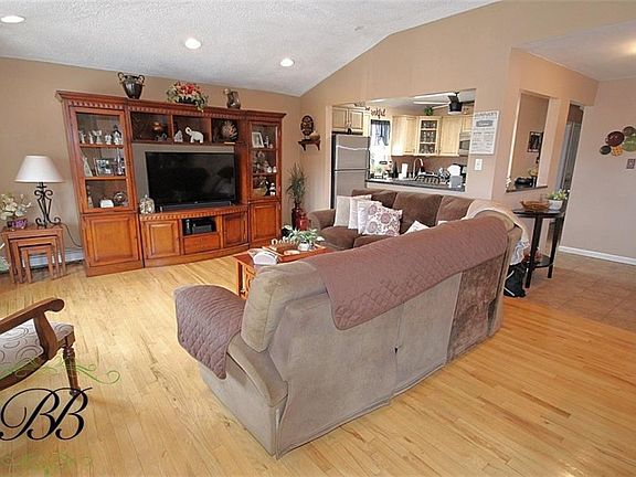 4th image of 8103 Avenue M #36