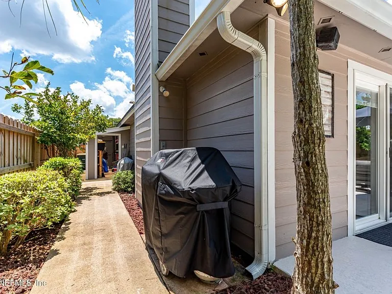 12381 Apple Leaf Dr — Photo 27