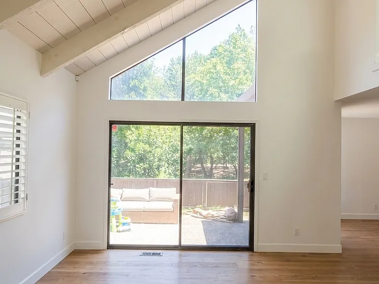1106 Indian Way — Photo 5
