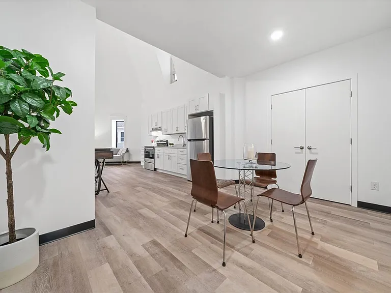 401 Olo Street - Former Church Parish Converted In Luxury Apartments! — Photo 19