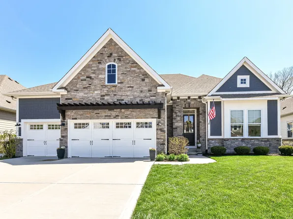 10923 Cliffside Dr, Fortville, IN 46040