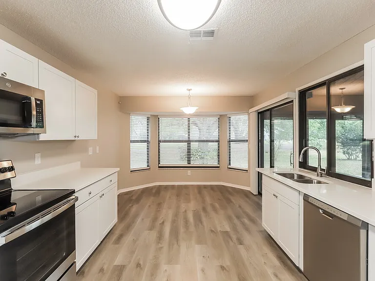 34438 Cedarfield Dr — Photo 7