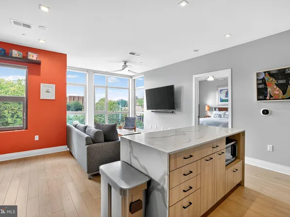 900 11th St SE APT 308, Washington, DC 20003