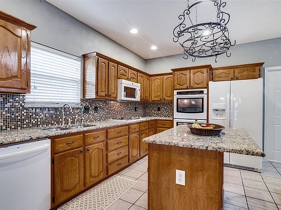 4th image of 3110 Lochaven Dr