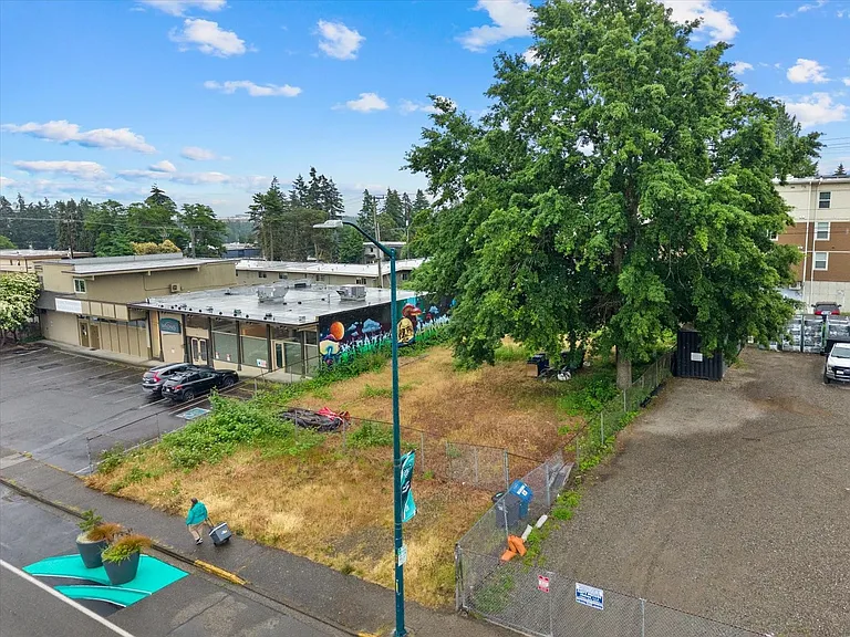 435 153rd Ave SW — Photo 3