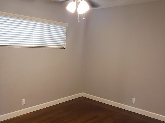 3rd image of 6816 Marbrisa Ave APT B
